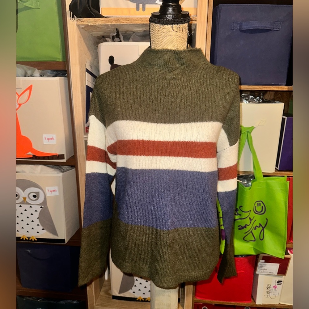 Hem & Thread Sweater - Picture 5 of 15